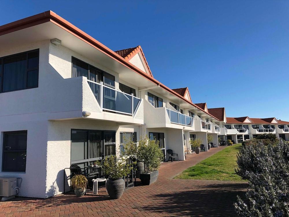 Harbour View Motel On Ahuriri Beach In Napier Nz With Sea View Suites Exterior photo