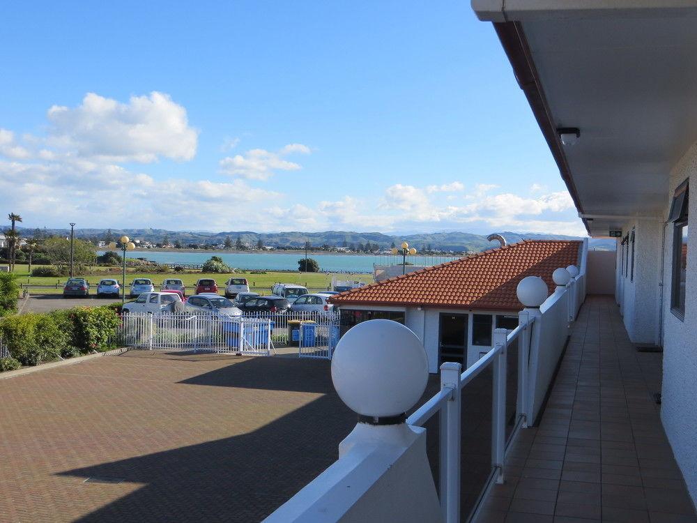 Harbour View Motel On Ahuriri Beach In Napier Nz With Sea View Suites Exterior photo