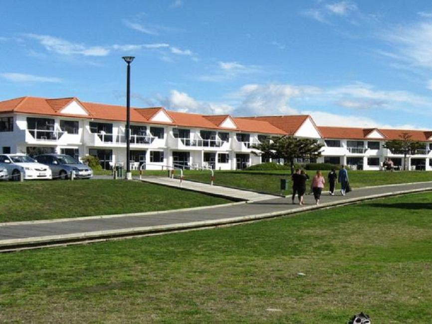 Harbour View Motel On Ahuriri Beach In Napier Nz With Sea View Suites Exterior photo