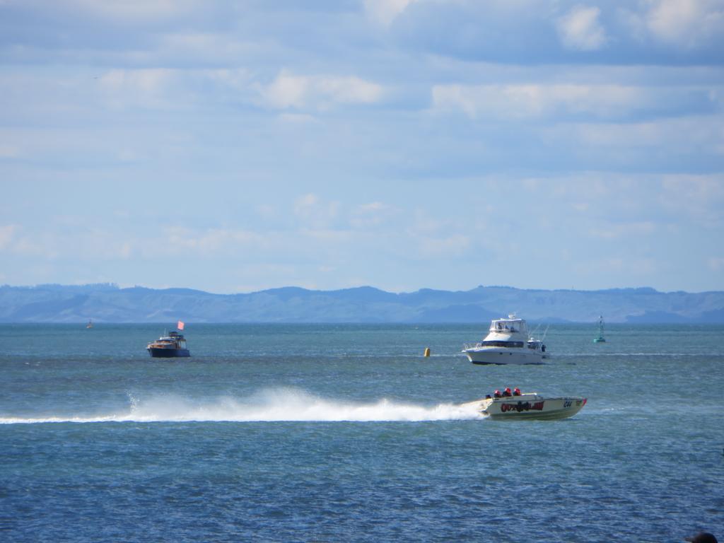 Harbour View Motel On Ahuriri Beach In Napier Nz With Sea View Suites Exterior photo